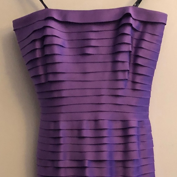 Tadashi Evening gown, strapless with puddle train. - Picture 2 of 8